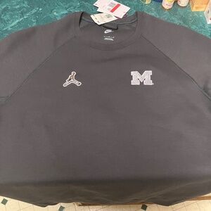 Mens Air Jordan Tech Fleece Michigan Pullover “Size L” FD0339-060 MSRP $125